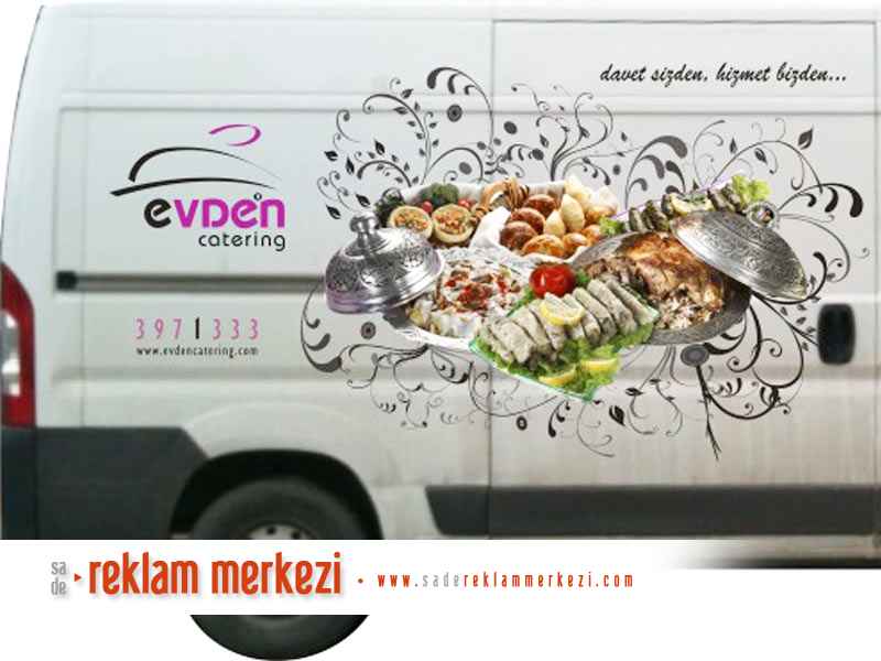 Evden Catering Logolu Araç Arka Görüntüsü