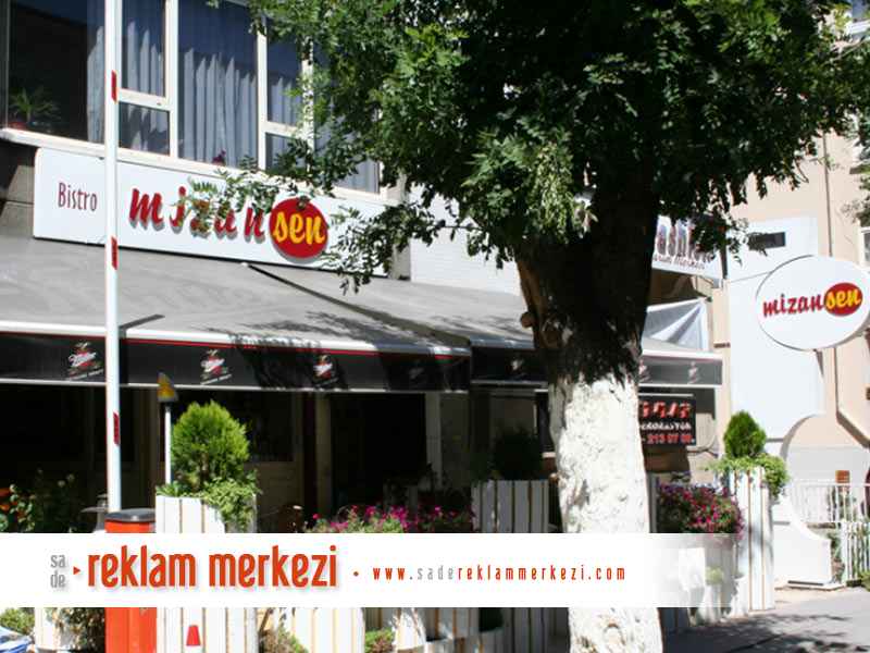 Mizansen Cafe beyaz alüminyum tabela, diğer görünüm.