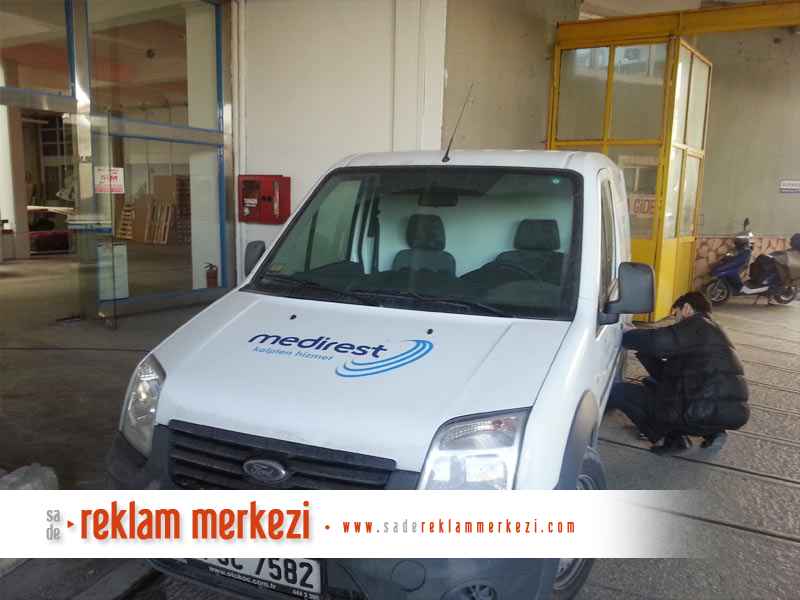 ford connect araç üzeri logo uygulama işlemi ön görüntü