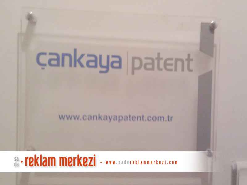 Çankaya Patent Pleksi Kapı Tabelası Görünümü