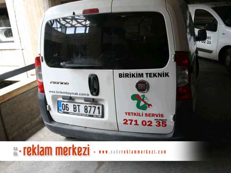 Baymak Servis aracı arkadan görünümü.