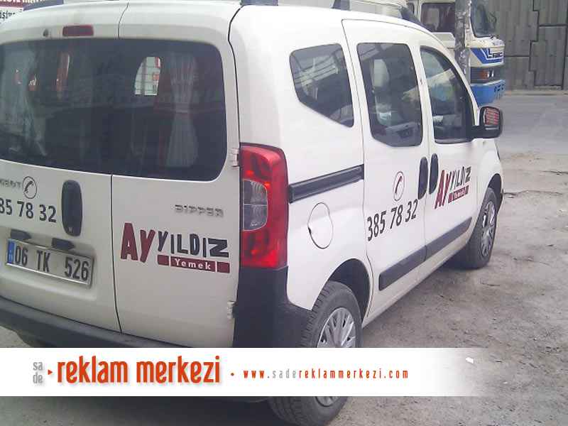 Ayyıldız Yemek Araç Üzeri Logo Yapıştırma İşlemi Arka Cam Görüntüsü