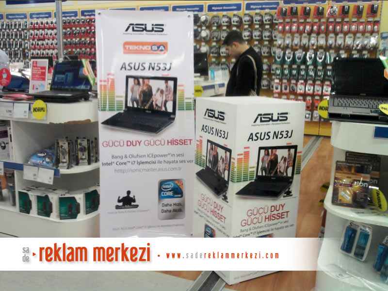 Asus Stand ve Afiş Görünümü