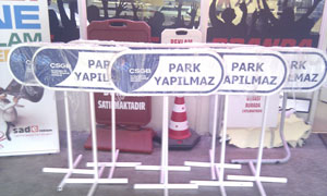 Çalışma Bakanlığı Park Yapılmaz Tabelaları