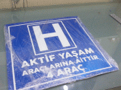 HRS kadın hastanesi ve AKTİF yaşam Fizik tedavi H Yönlendirme tabelası